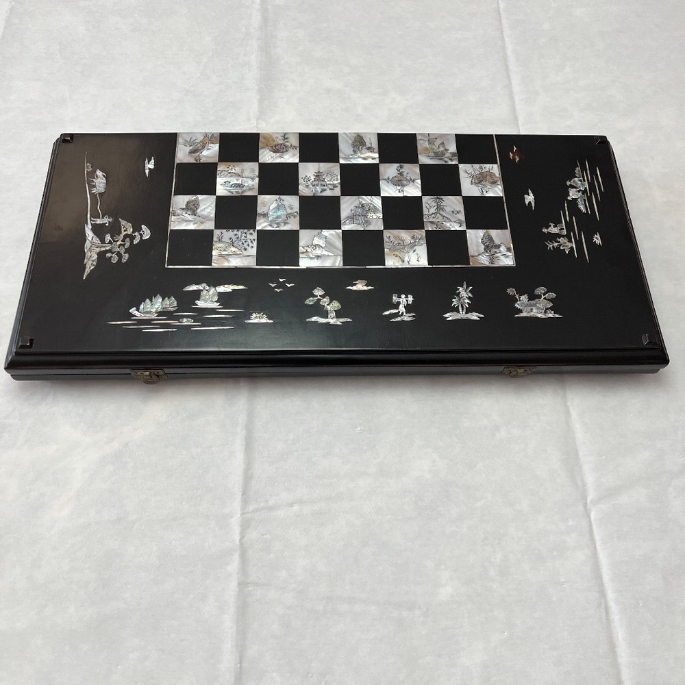Vintage 1960s Horn Chess & Backgammon Set Large Mother of Pearl Inlaid Board - Picture 15 of 16